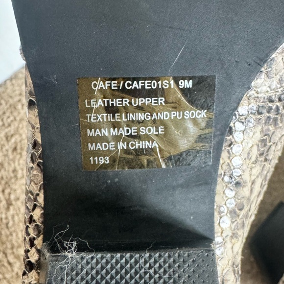 Steve Madden Cafe Pointed Leather Snakeskin Ankle Boots - size 9 - Picture 12 of 12